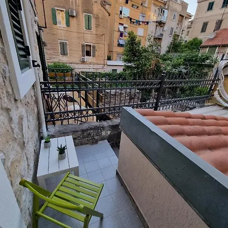 Center Perfect Spot Apartment Split Exterior photo